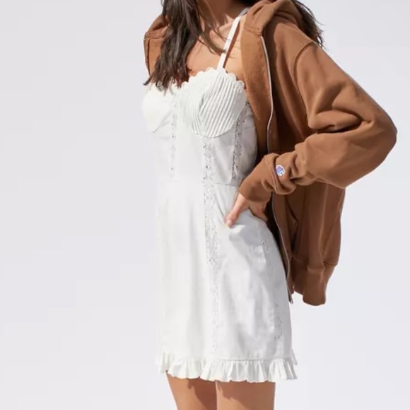 NWOT UO juliette lace inset romper size medium - Picture 2 of 11